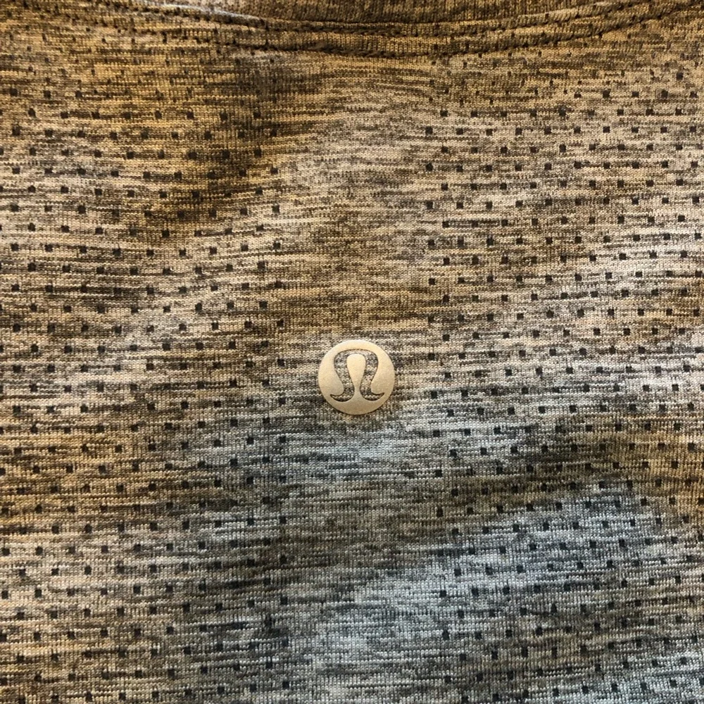 Lululemon Grey Swiftly, Size 6 - Picture 3 of 4